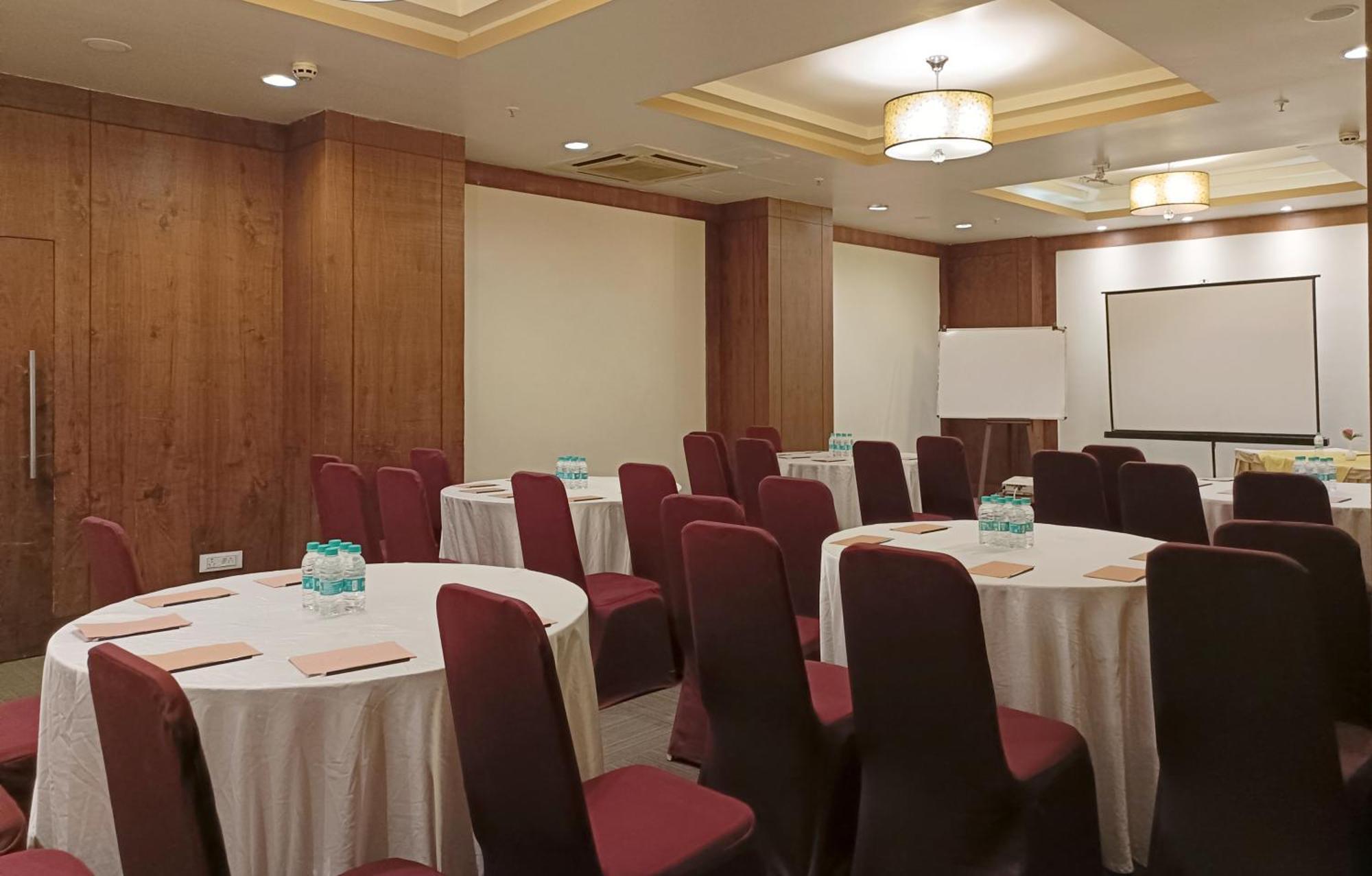 Vesta International Hotel Jaipur Luaran gambar