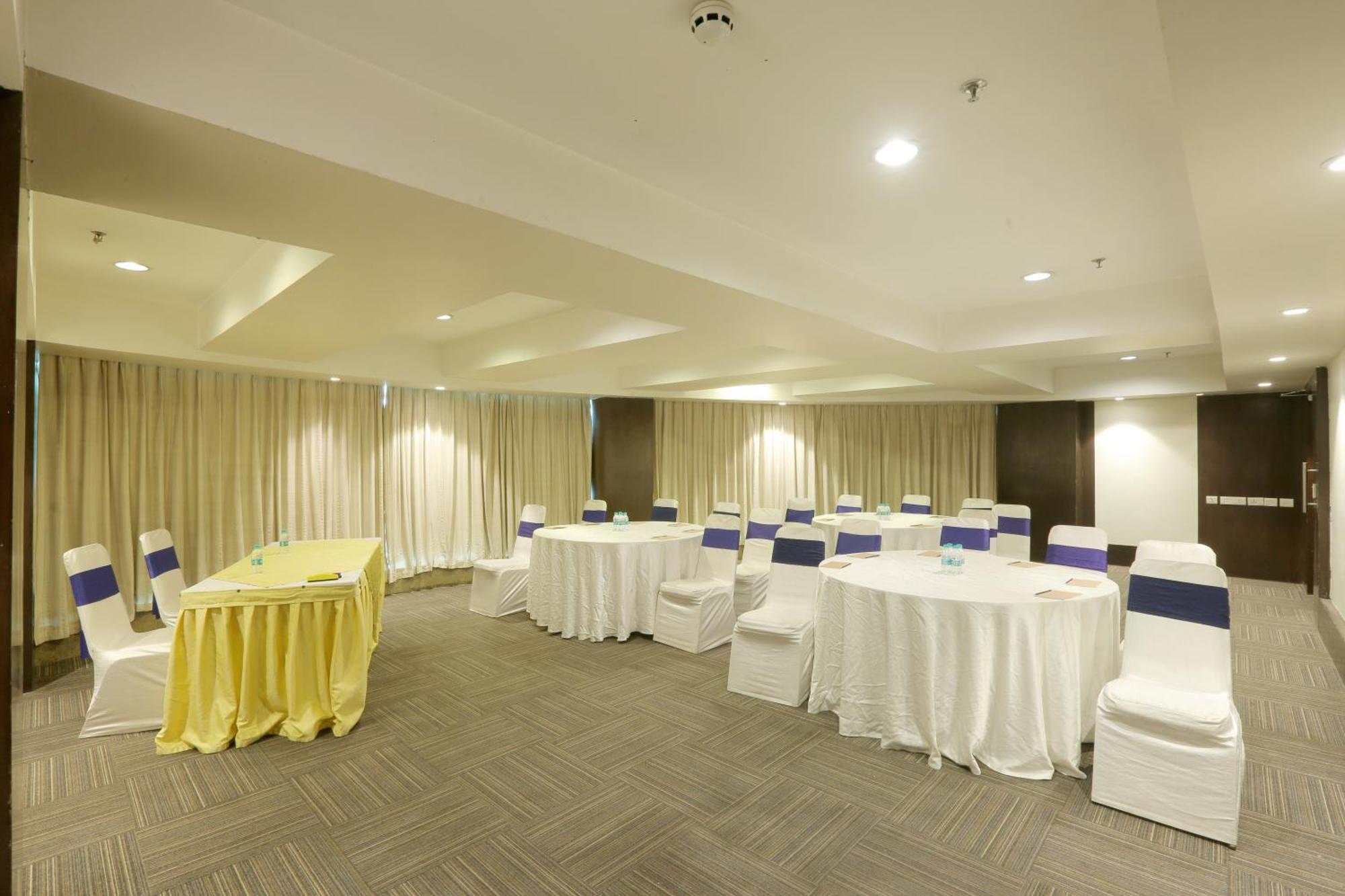 Vesta International Hotel Jaipur Luaran gambar
