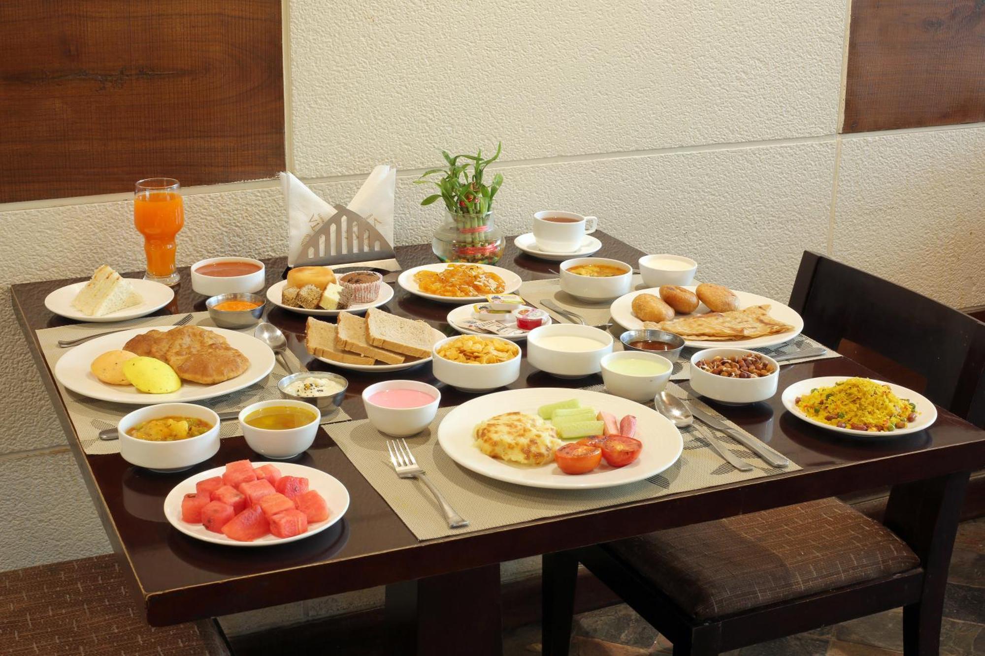 Vesta International Hotel Jaipur Luaran gambar
