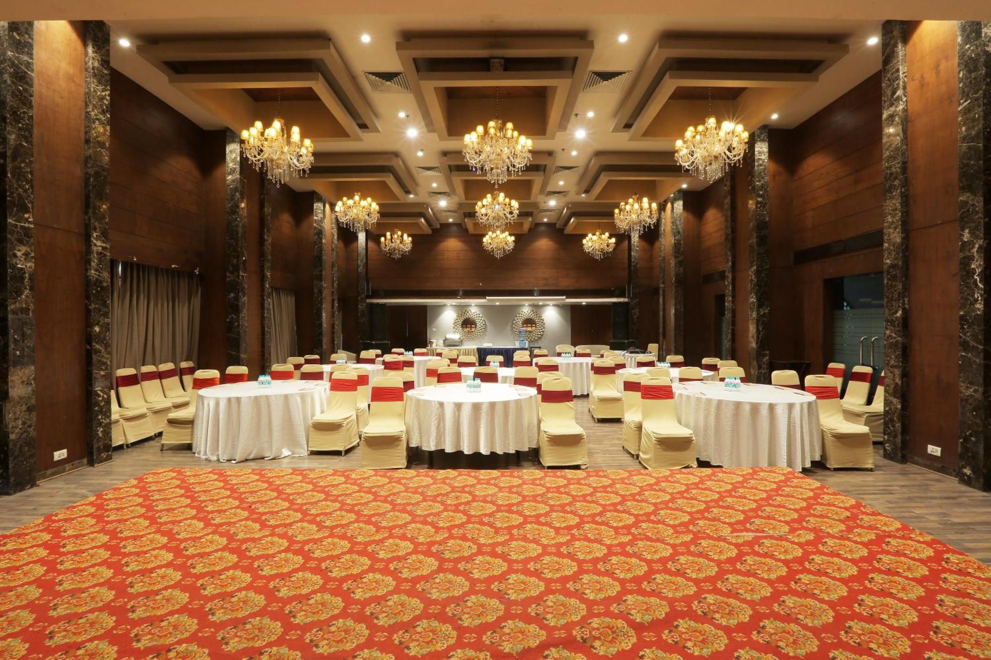 Vesta International Hotel Jaipur Luaran gambar
