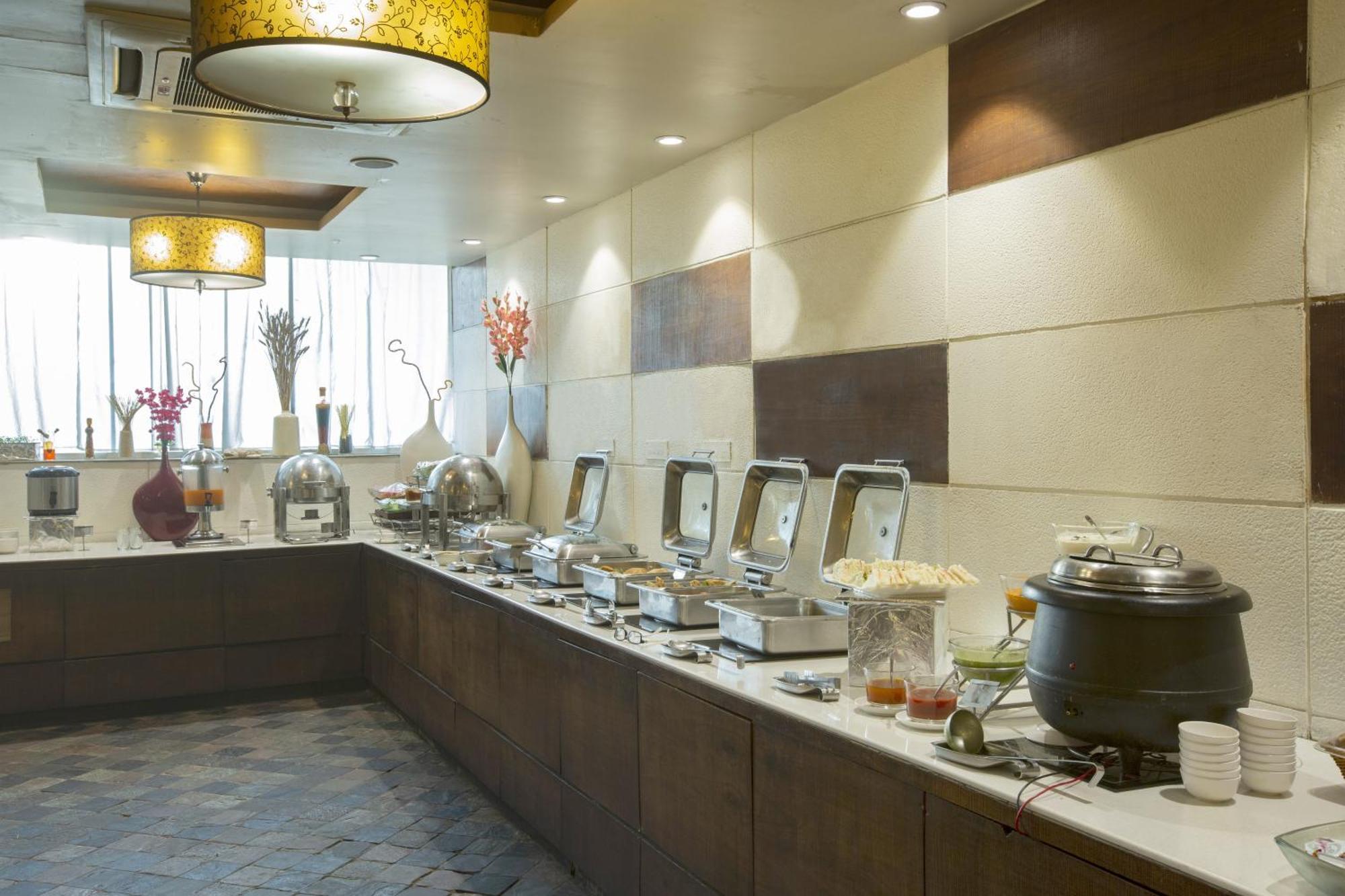 Vesta International Hotel Jaipur Luaran gambar