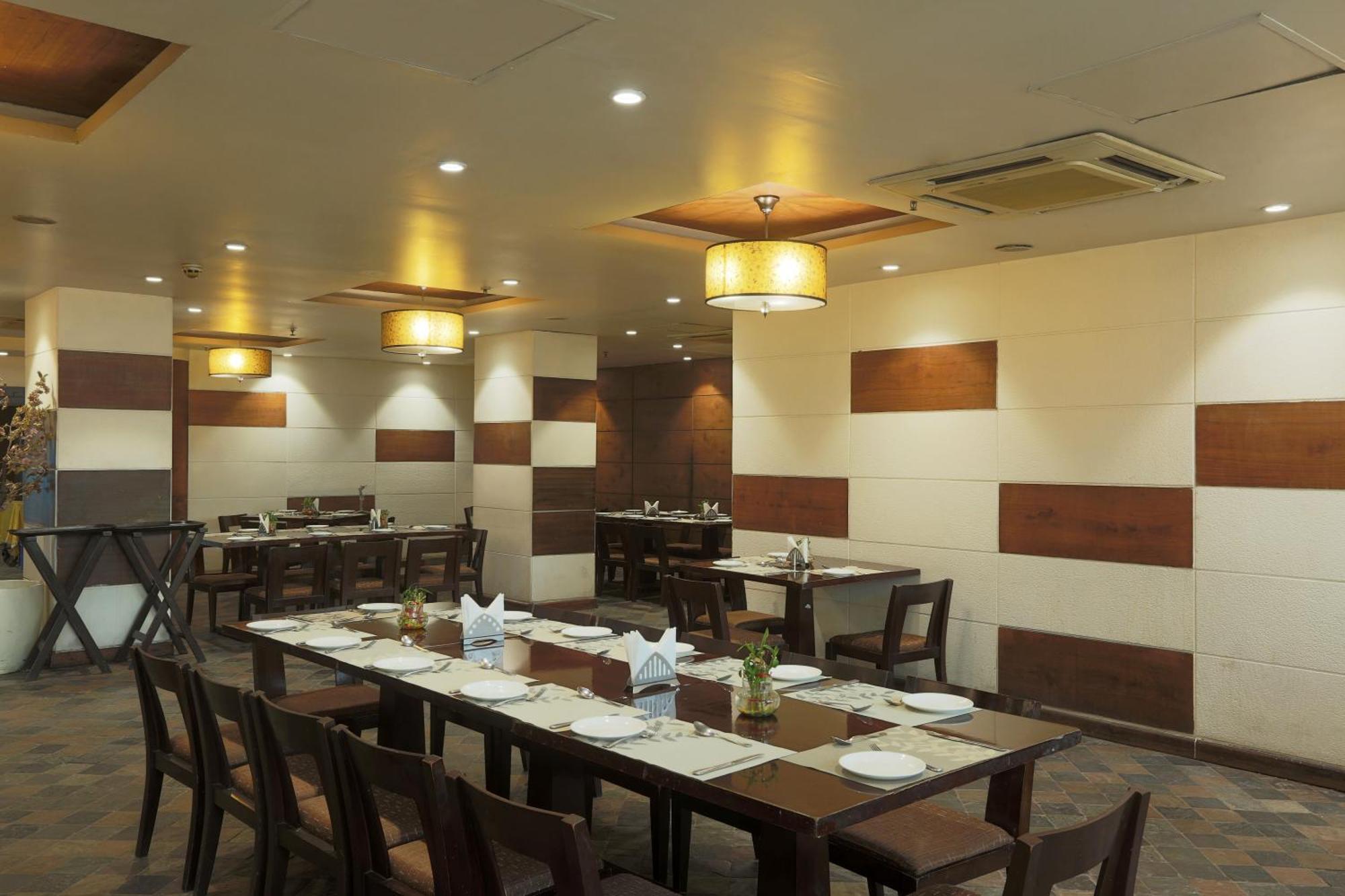 Vesta International Hotel Jaipur Luaran gambar