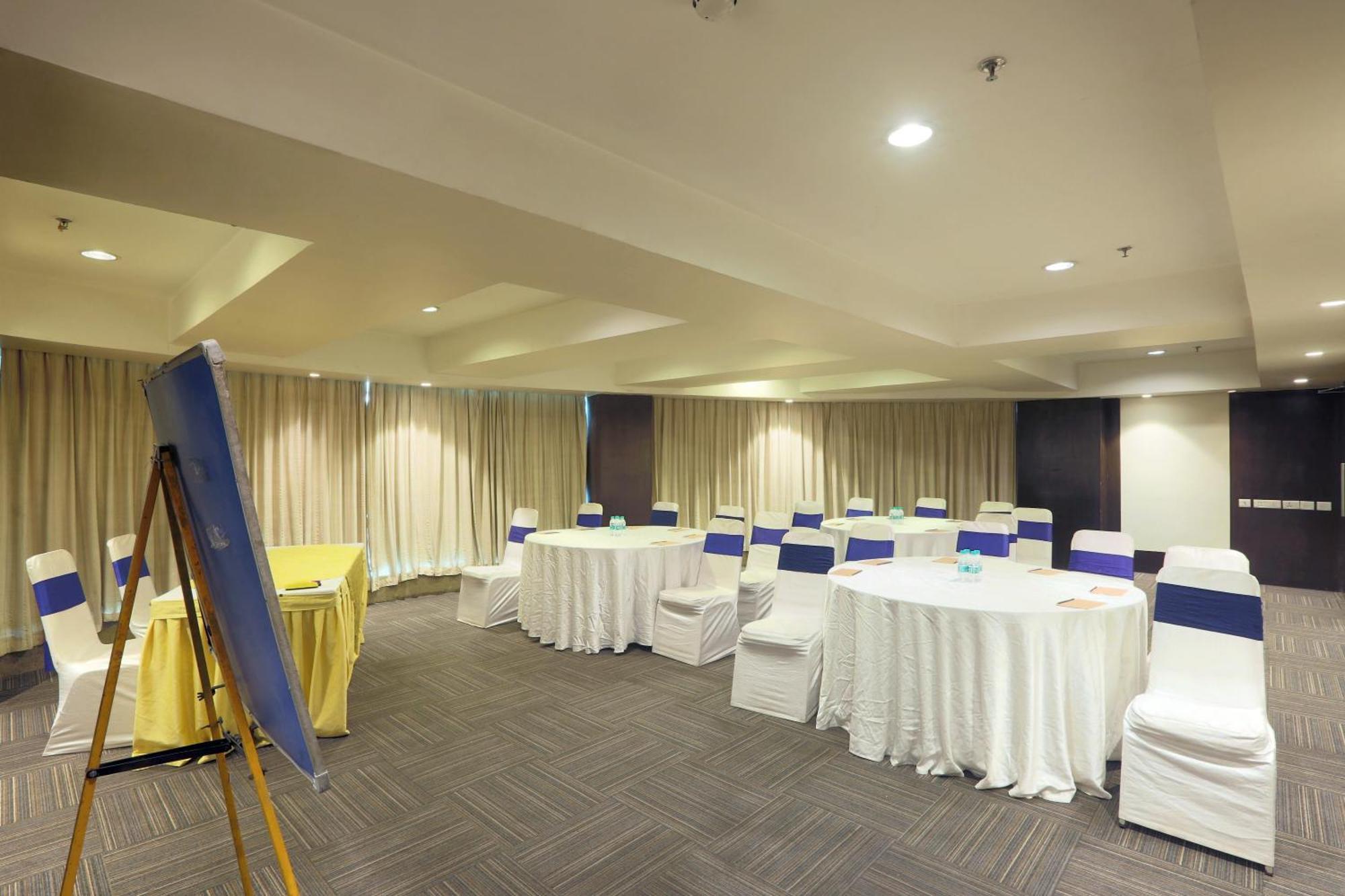 Vesta International Hotel Jaipur Luaran gambar