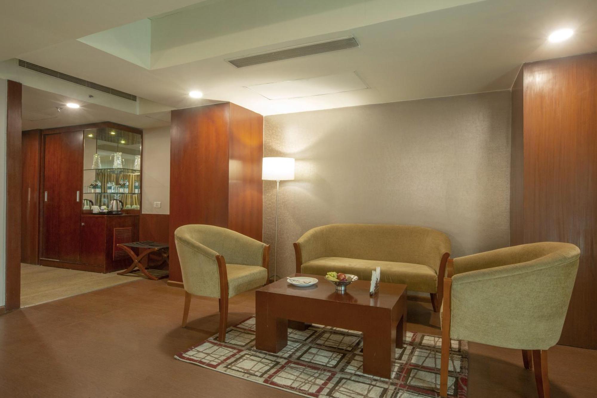 Vesta International Hotel Jaipur Luaran gambar