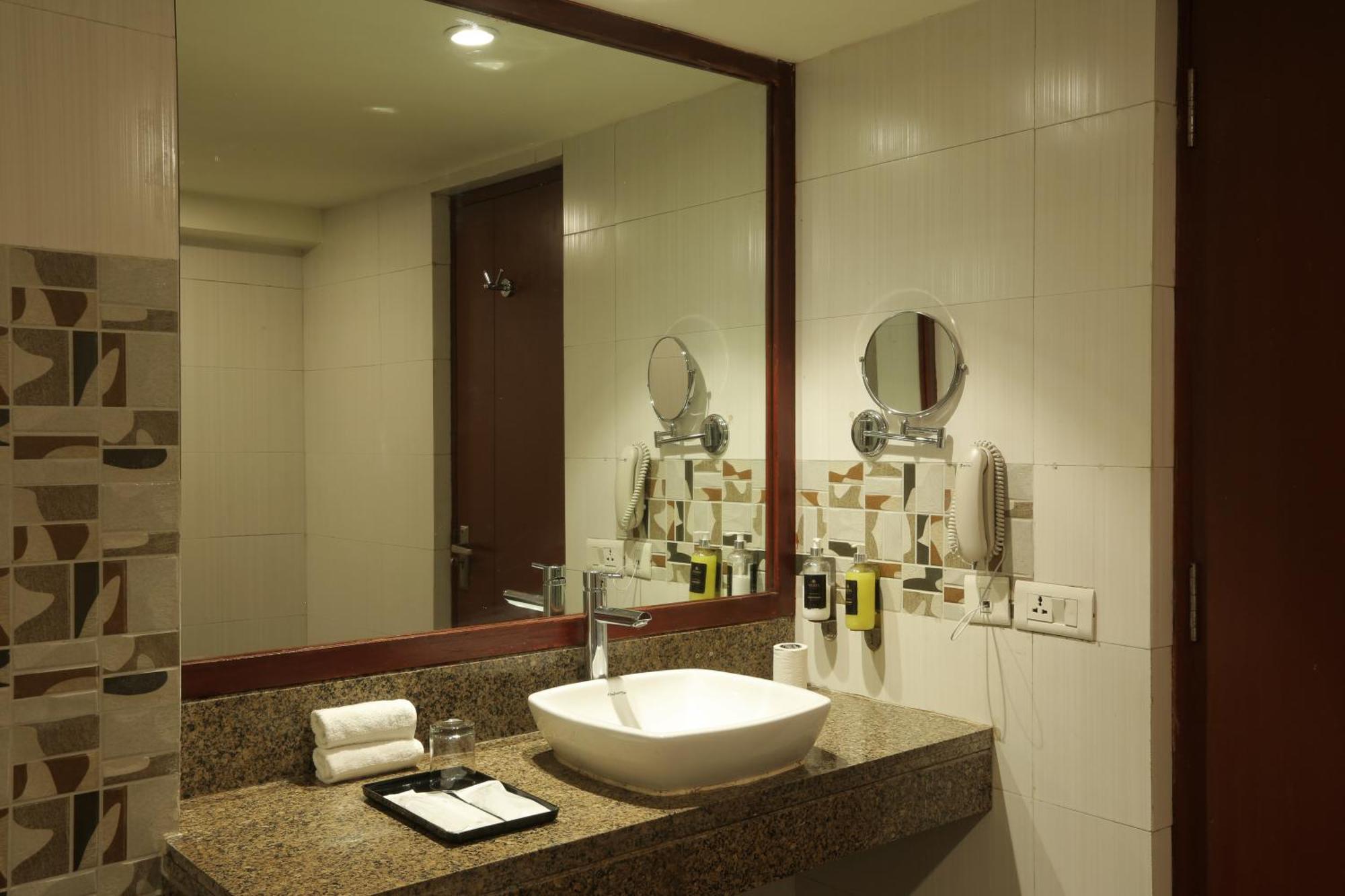 Vesta International Hotel Jaipur Luaran gambar