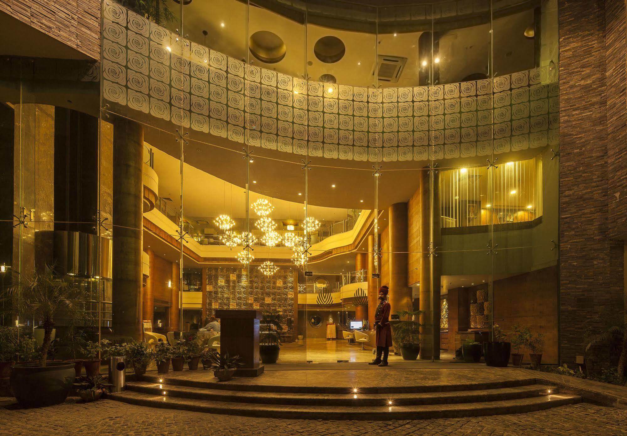 Vesta International Hotel Jaipur Luaran gambar